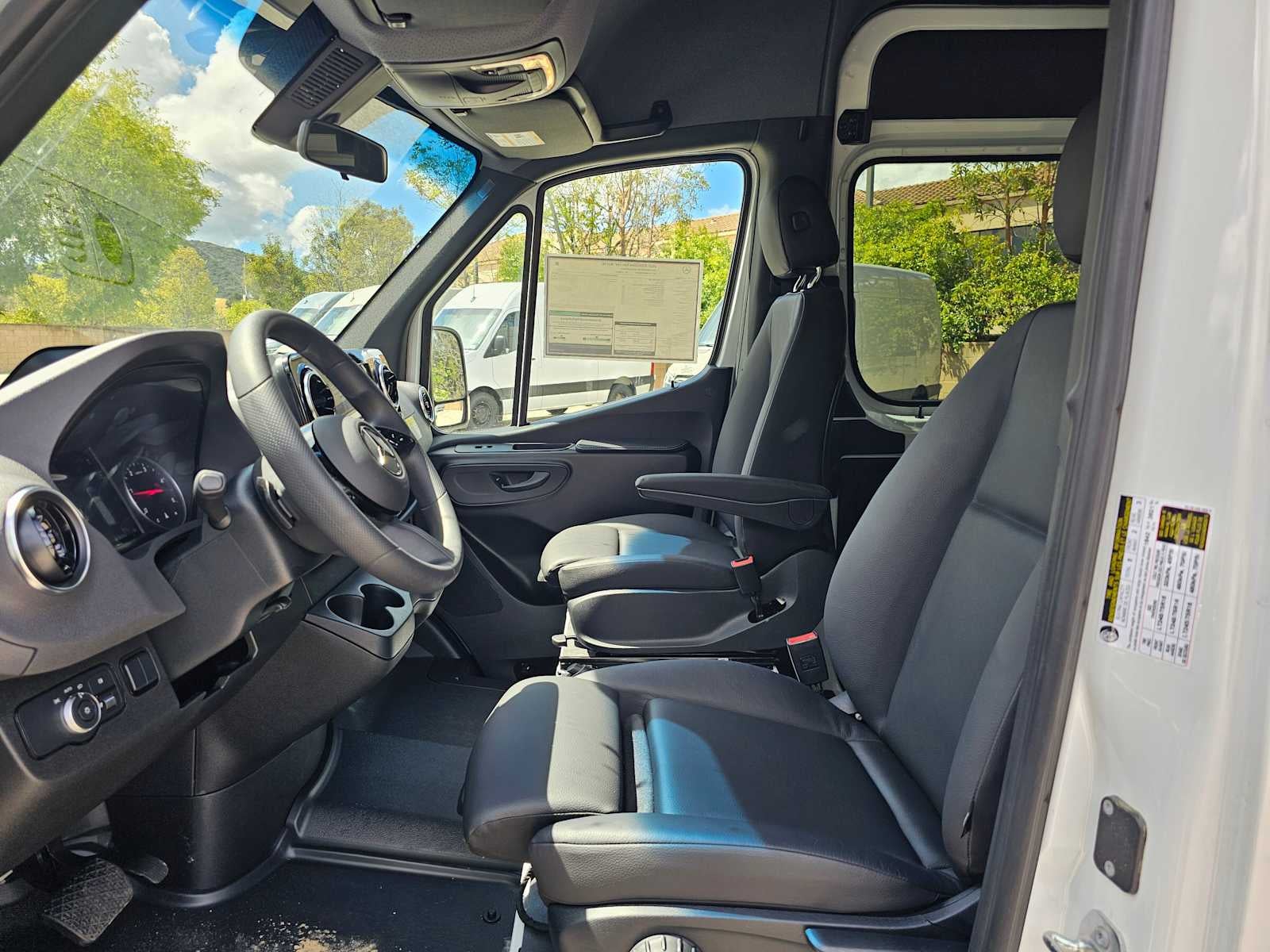 2026 Mercedes-Benz Sprinter 2500 Standard Roof I4 Diesel 144 RWD