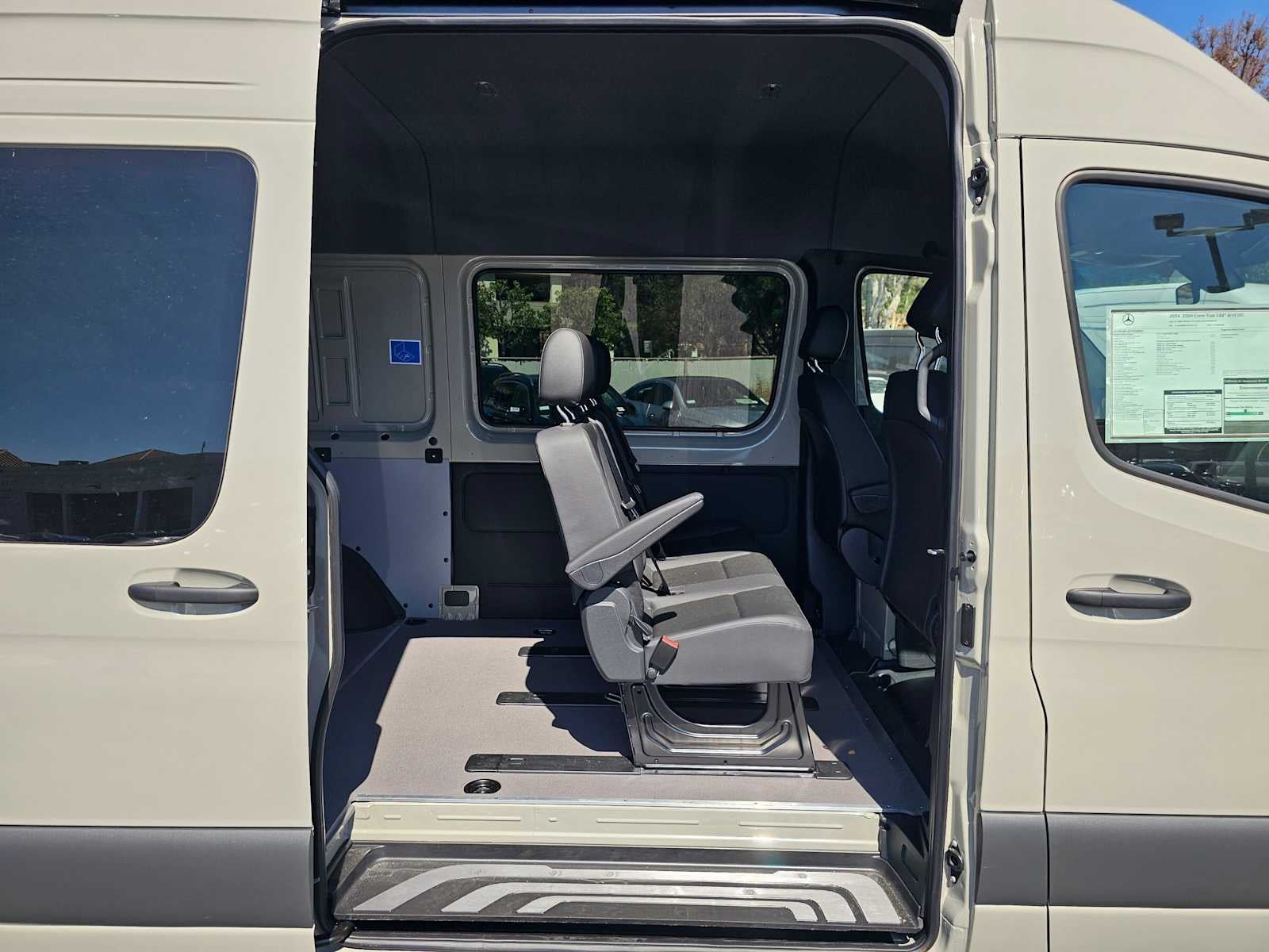 2026 Mercedes-Benz Sprinter Crew 2500 Standard Roof I4 Diesel 144 RWD