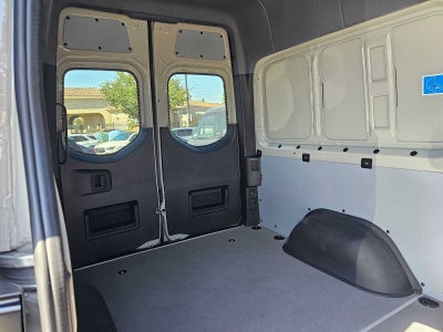 2026 Mercedes-Benz Sprinter Crew 2500 Standard Roof I4 Diesel 144 RWD