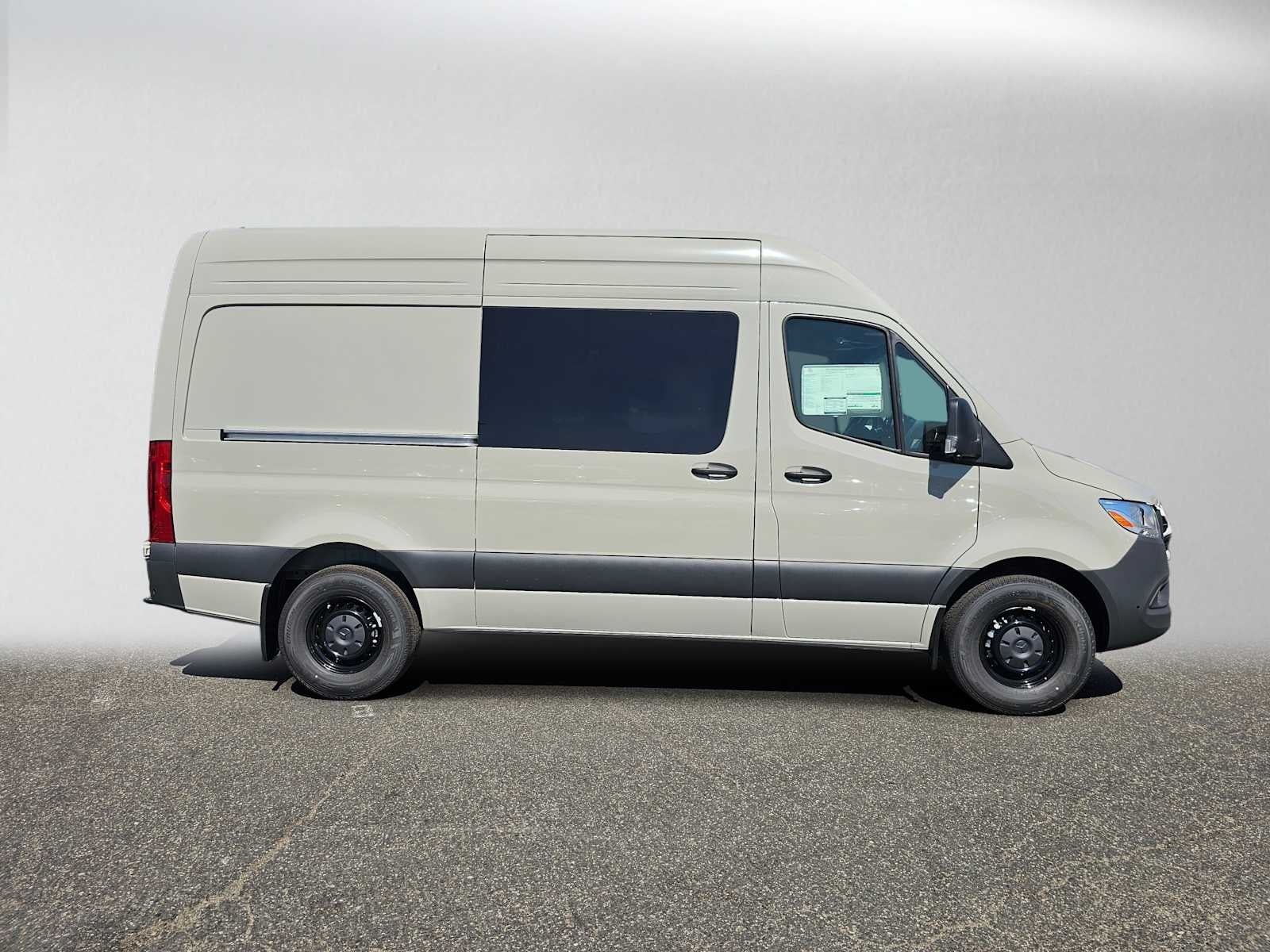 2026 Mercedes-Benz Sprinter Crew 2500 Standard Roof I4 Diesel 144 RWD