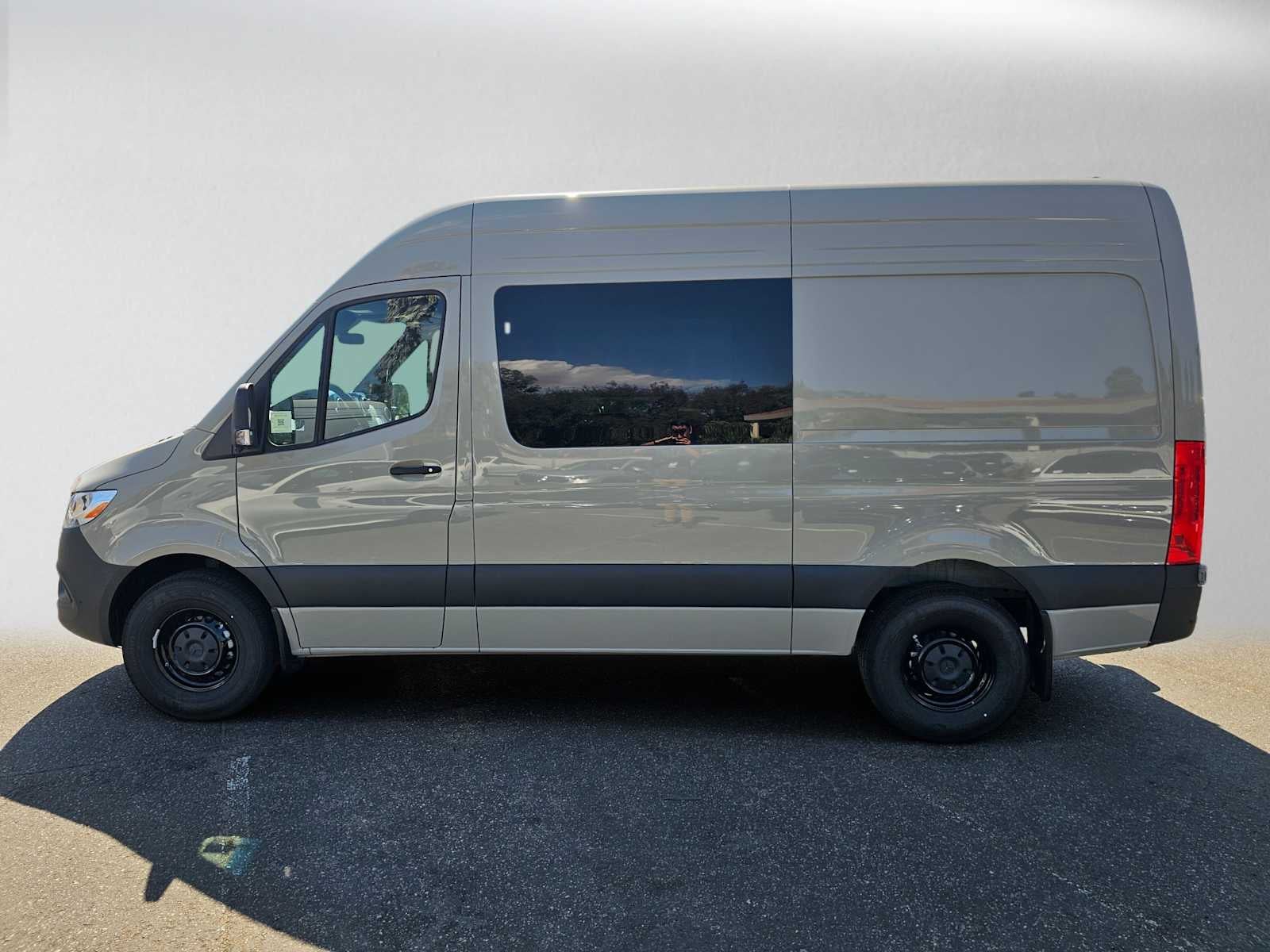 2026 Mercedes-Benz Sprinter Crew 2500 Standard Roof I4 Diesel 144 RWD