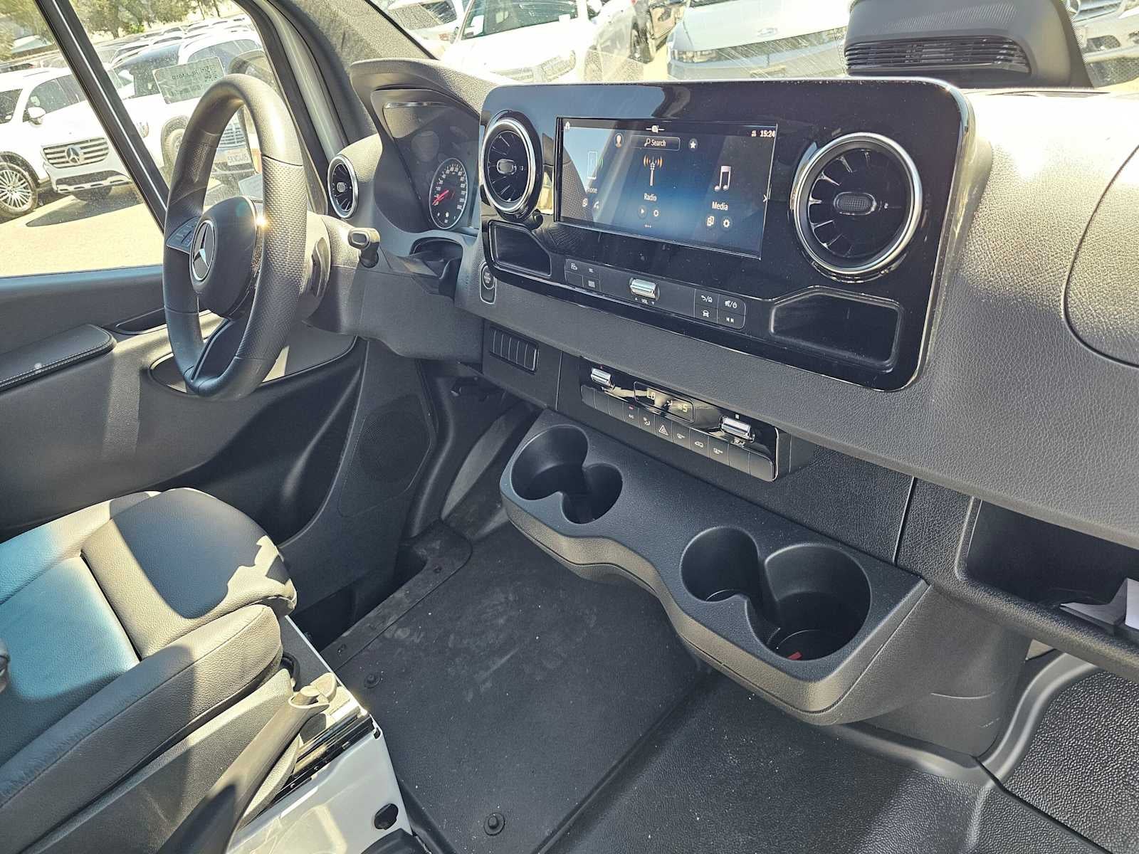 2026 Mercedes-Benz Sprinter 2500 Standard Roof I4 Diesel 144 RWD