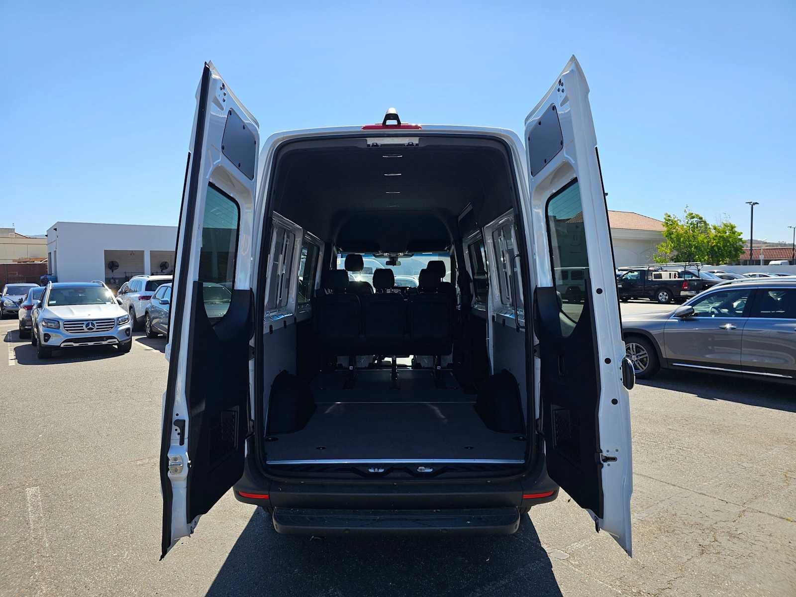 2026 Mercedes-Benz Sprinter 2500 Standard Roof I4 Diesel 144 RWD