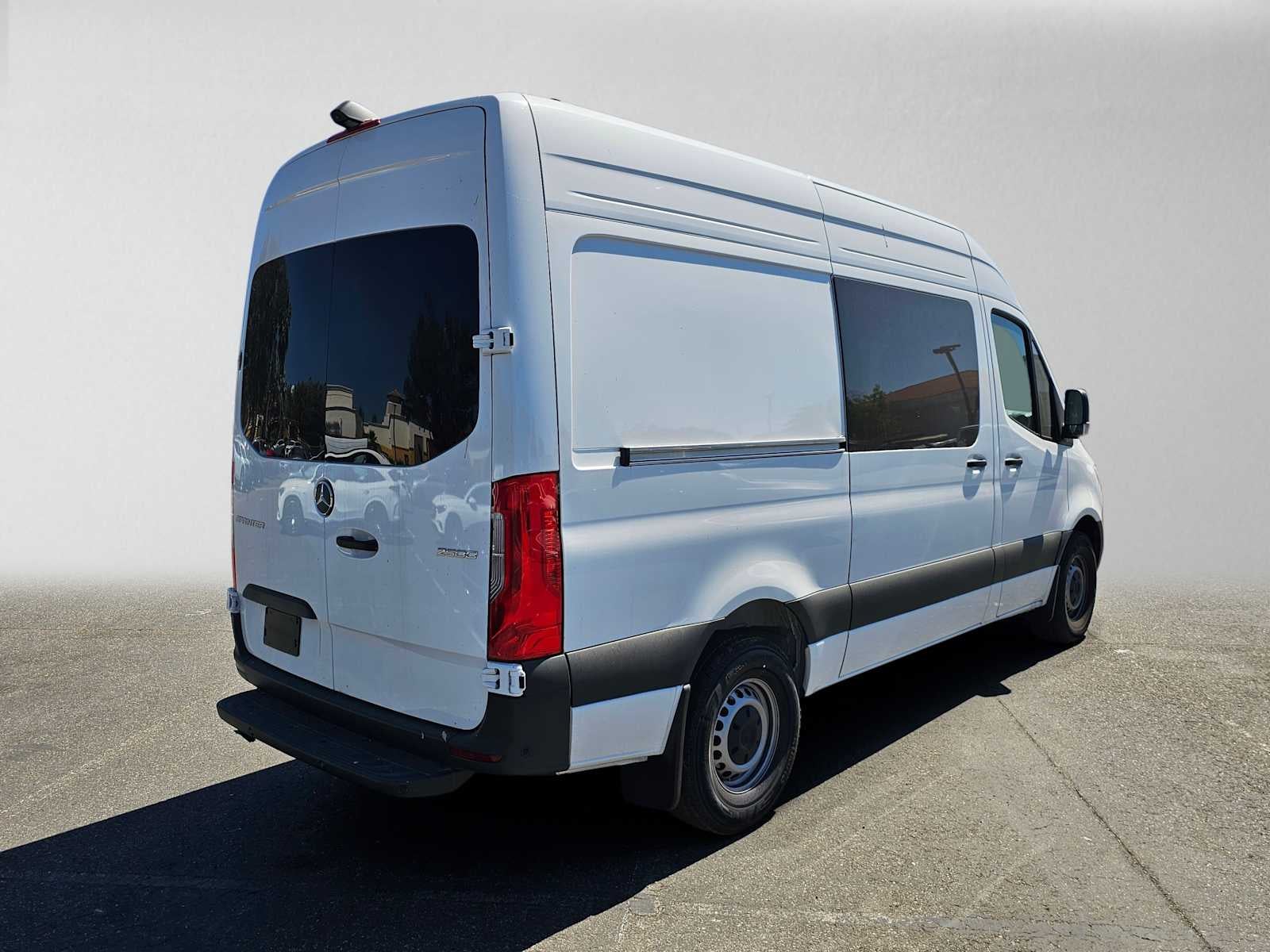 2026 Mercedes-Benz Sprinter 2500 Standard Roof I4 Diesel 144 RWD