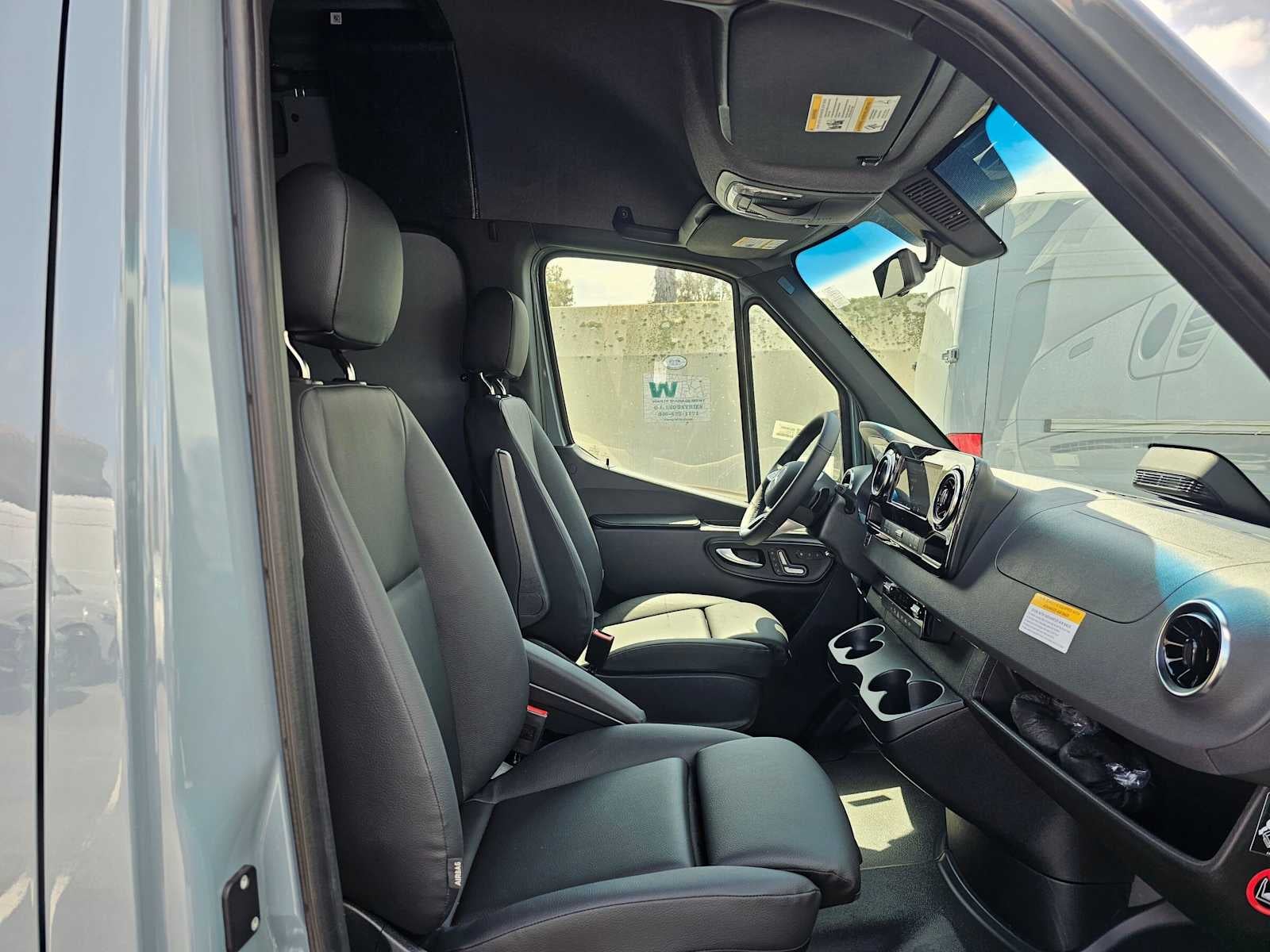 2026 Mercedes-Benz Sprinter 2500 Standard Roof I4 Diesel 144 RWD