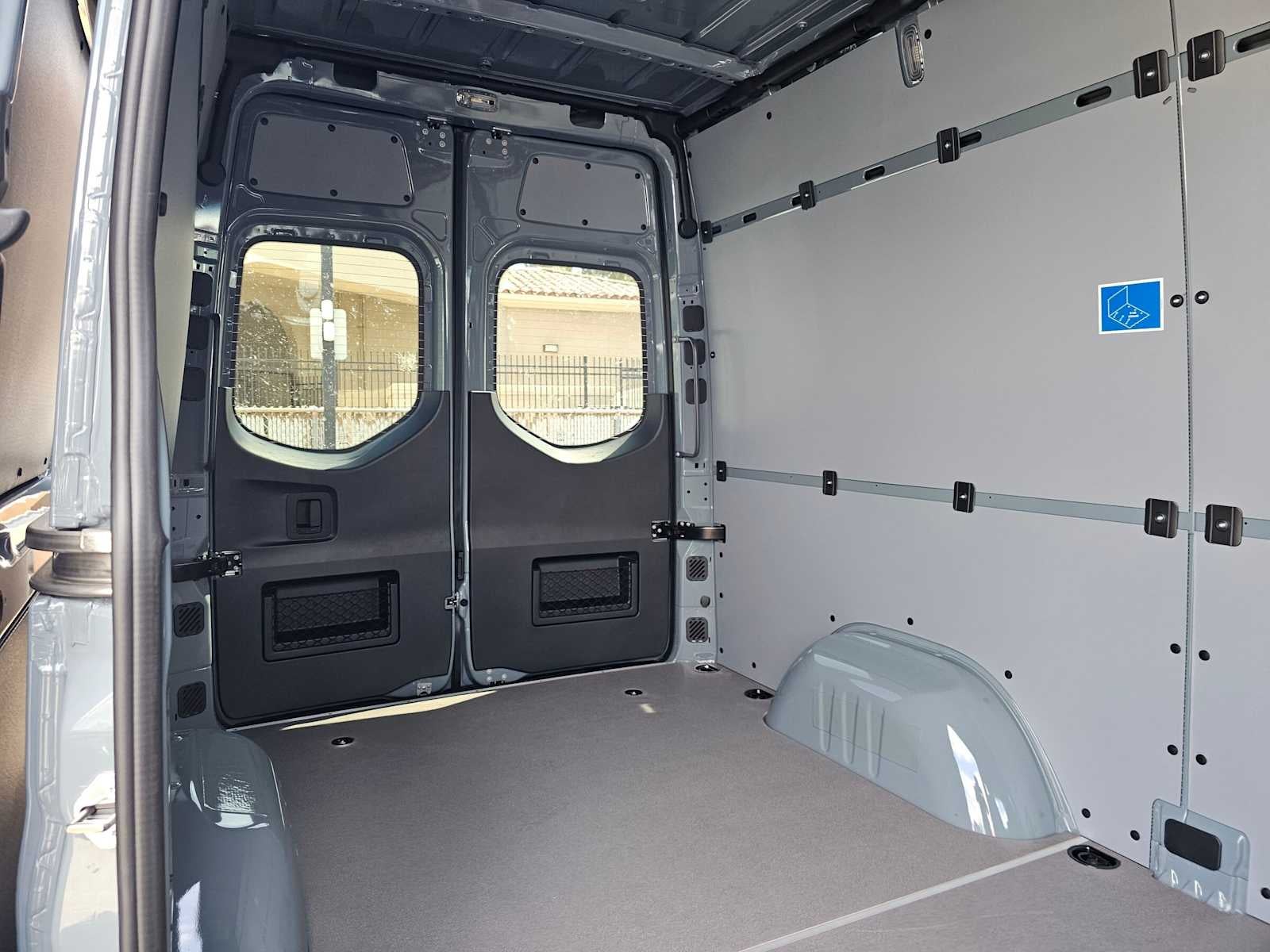 2026 Mercedes-Benz Sprinter 2500 Standard Roof I4 Diesel 144 RWD
