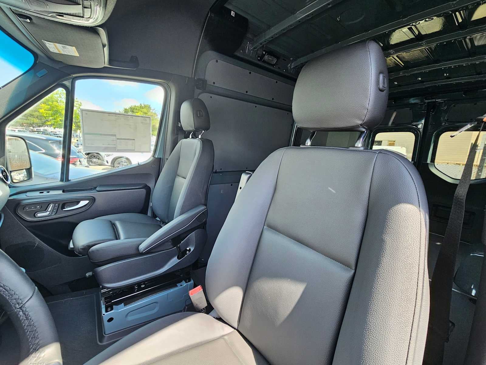 2026 Mercedes-Benz Sprinter 2500 Standard Roof I4 Diesel 144 RWD