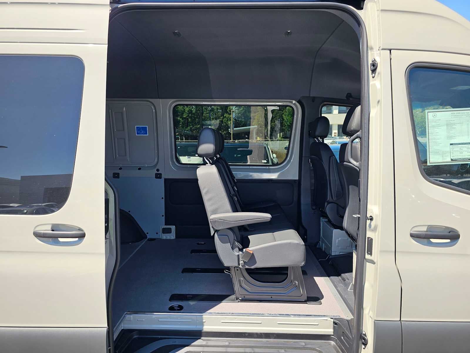 2026 Mercedes-Benz Sprinter 2500 Standard Roof I4 Diesel HO 144 RWD