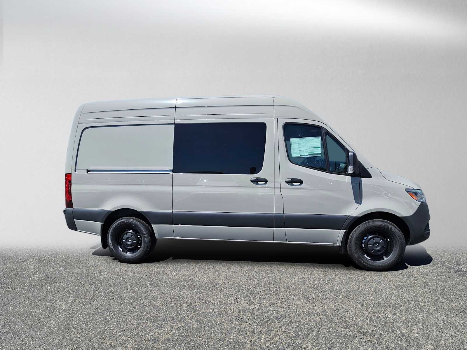 2026 Mercedes-Benz Sprinter 2500 Standard Roof I4 Diesel HO 144 RWD