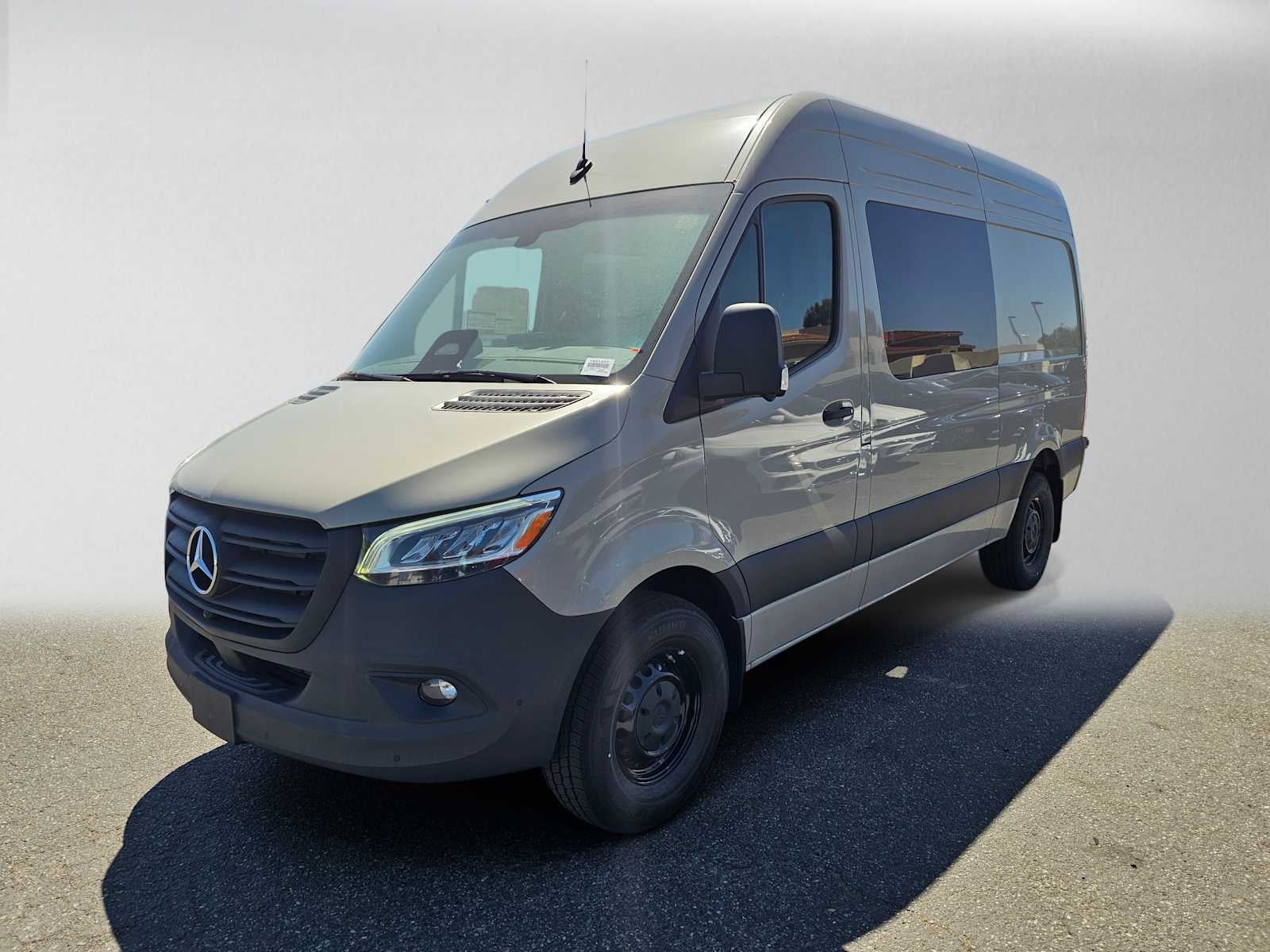 2026 Mercedes-Benz Sprinter 2500 Standard Roof I4 Diesel HO 144 RWD