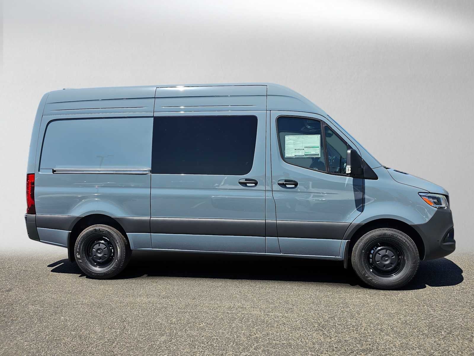 2026 Mercedes-Benz Sprinter 2500 Standard Roof I4 Diesel HO 144 RWD