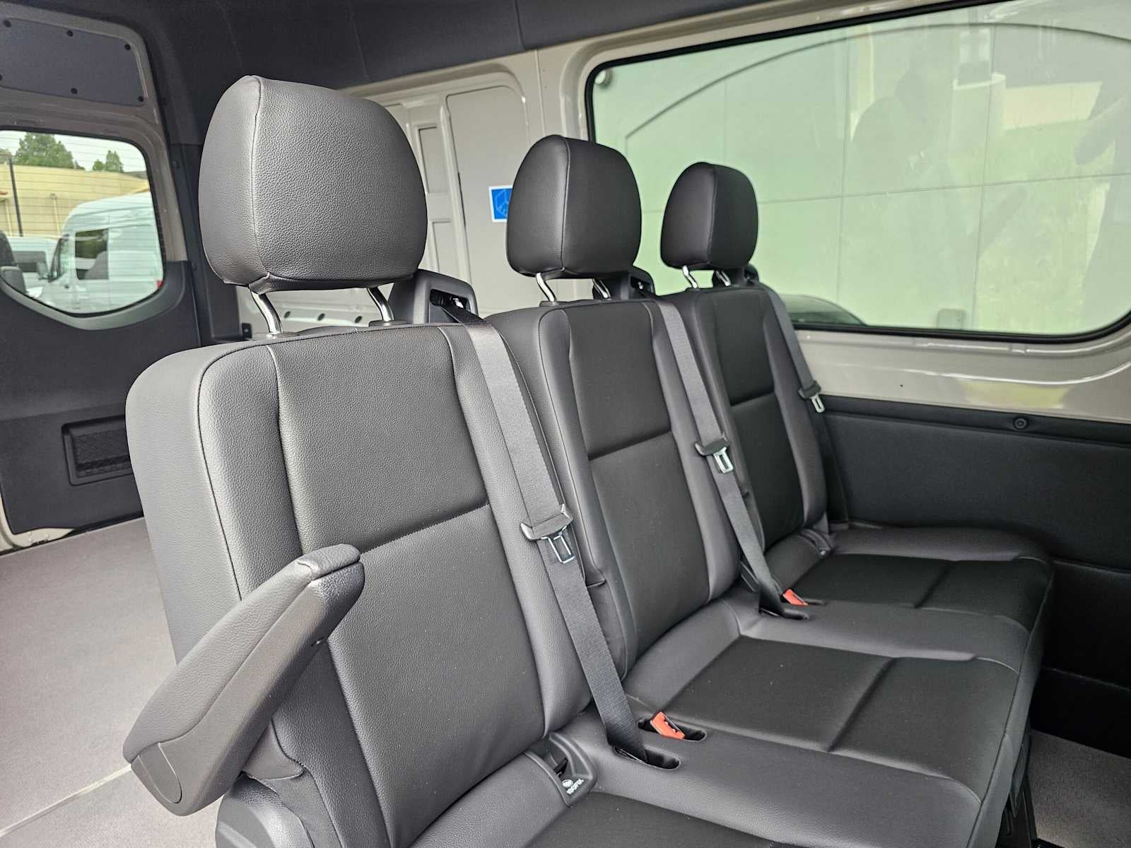 2026 Mercedes-Benz Sprinter Crew 2500 Standard Roof I4 Diesel HO 144 RWD