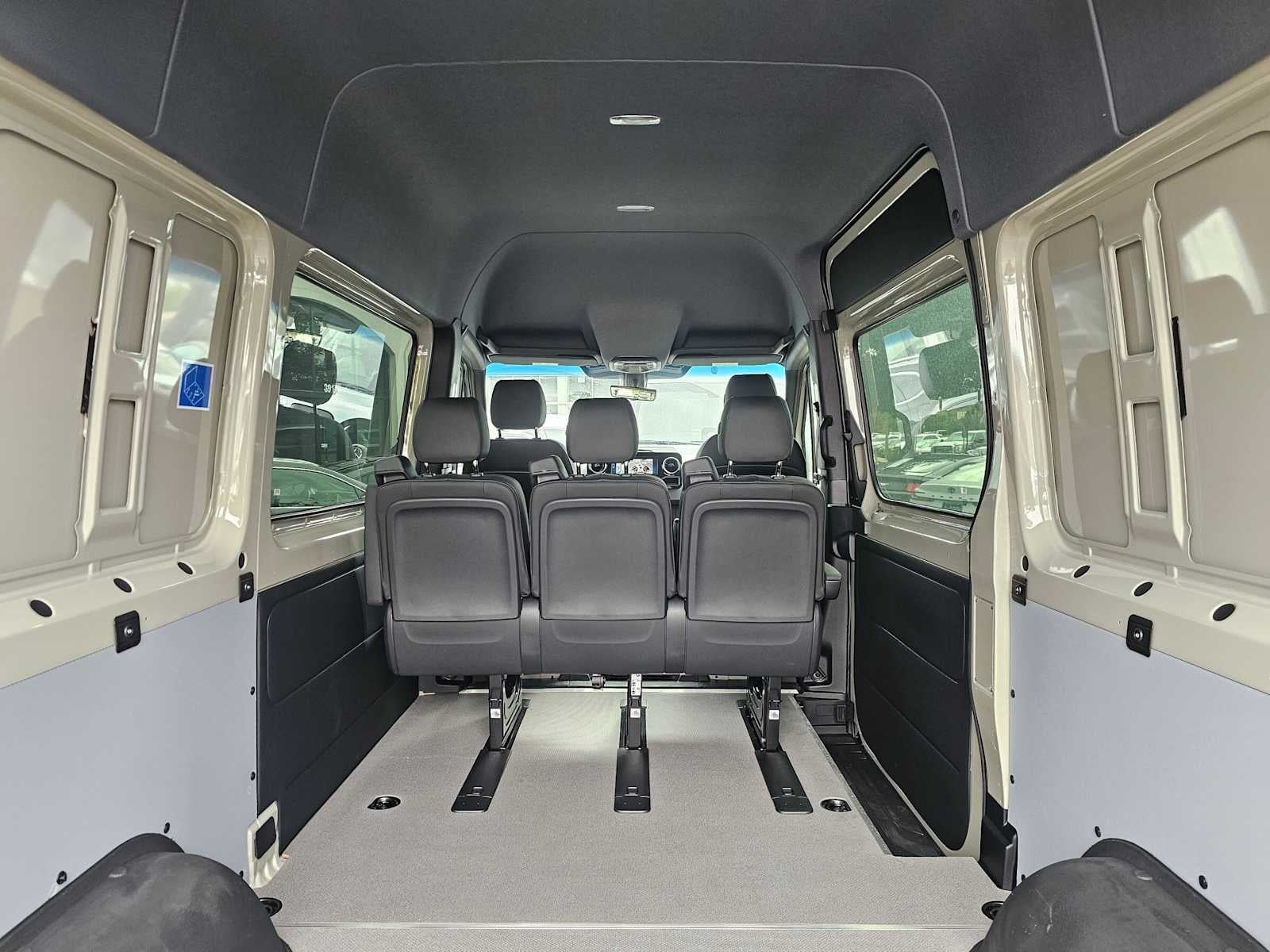 2026 Mercedes-Benz Sprinter Crew 2500 Standard Roof I4 Diesel HO 144 RWD