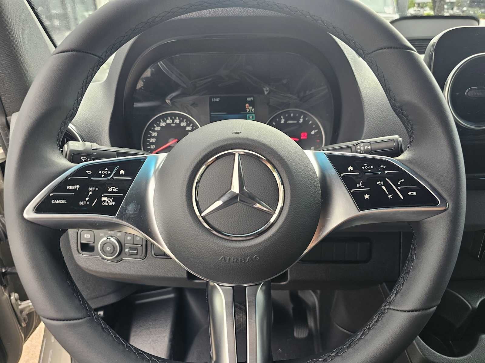 2026 Mercedes-Benz Sprinter Crew 2500 Standard Roof I4 Diesel HO 144 RWD