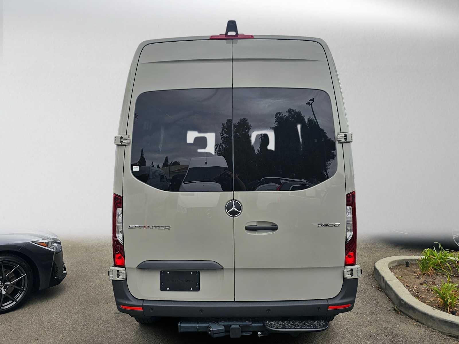2026 Mercedes-Benz Sprinter Crew 2500 Standard Roof I4 Diesel HO 144 RWD