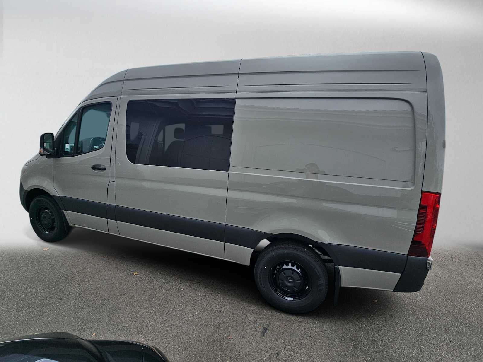 2026 Mercedes-Benz Sprinter Crew 2500 Standard Roof I4 Diesel HO 144 RWD