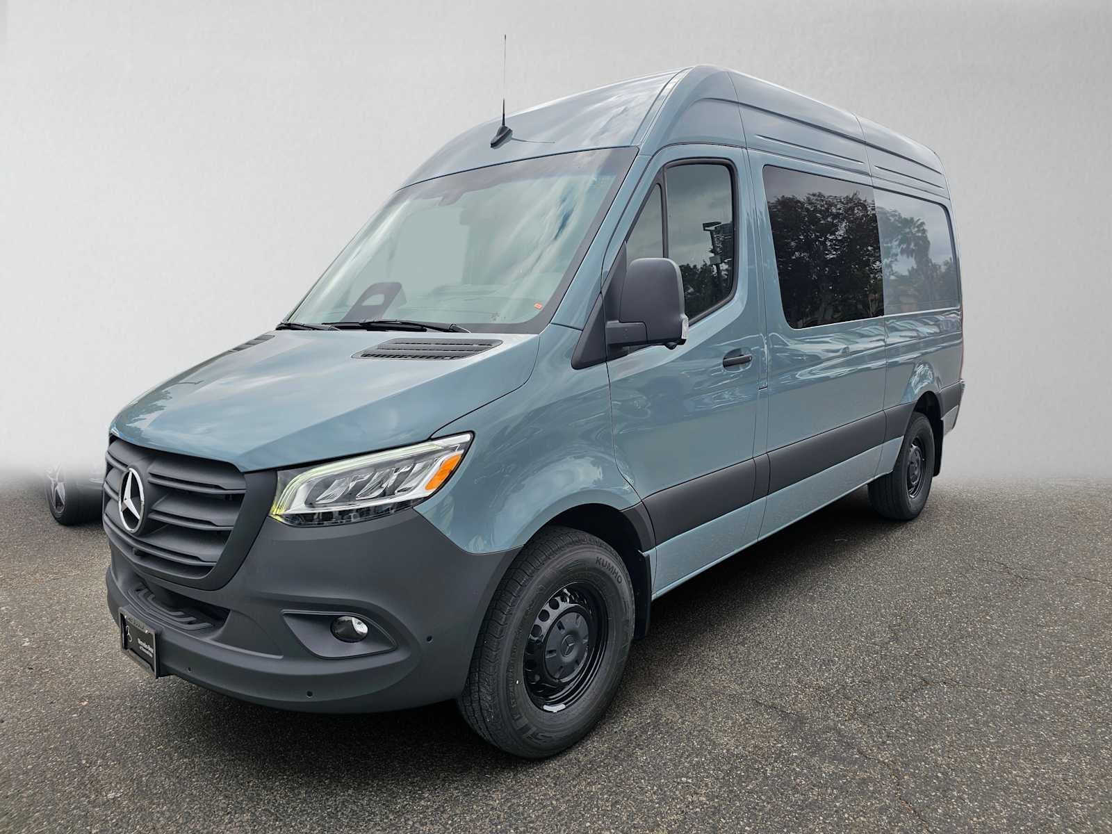 2026 Mercedes-Benz Sprinter 2500 Standard Roof I4 Diesel HO 144 RWD