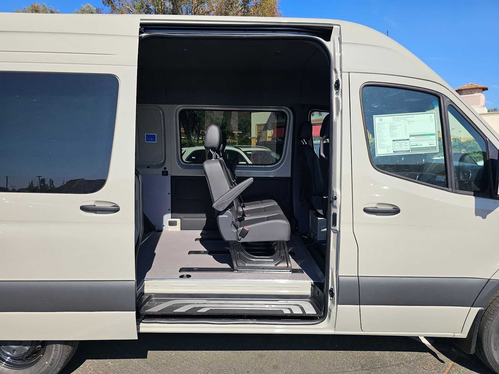 2026 Mercedes-Benz Sprinter Crew 2500 Standard Roof I4 Diesel HO 144 RWD