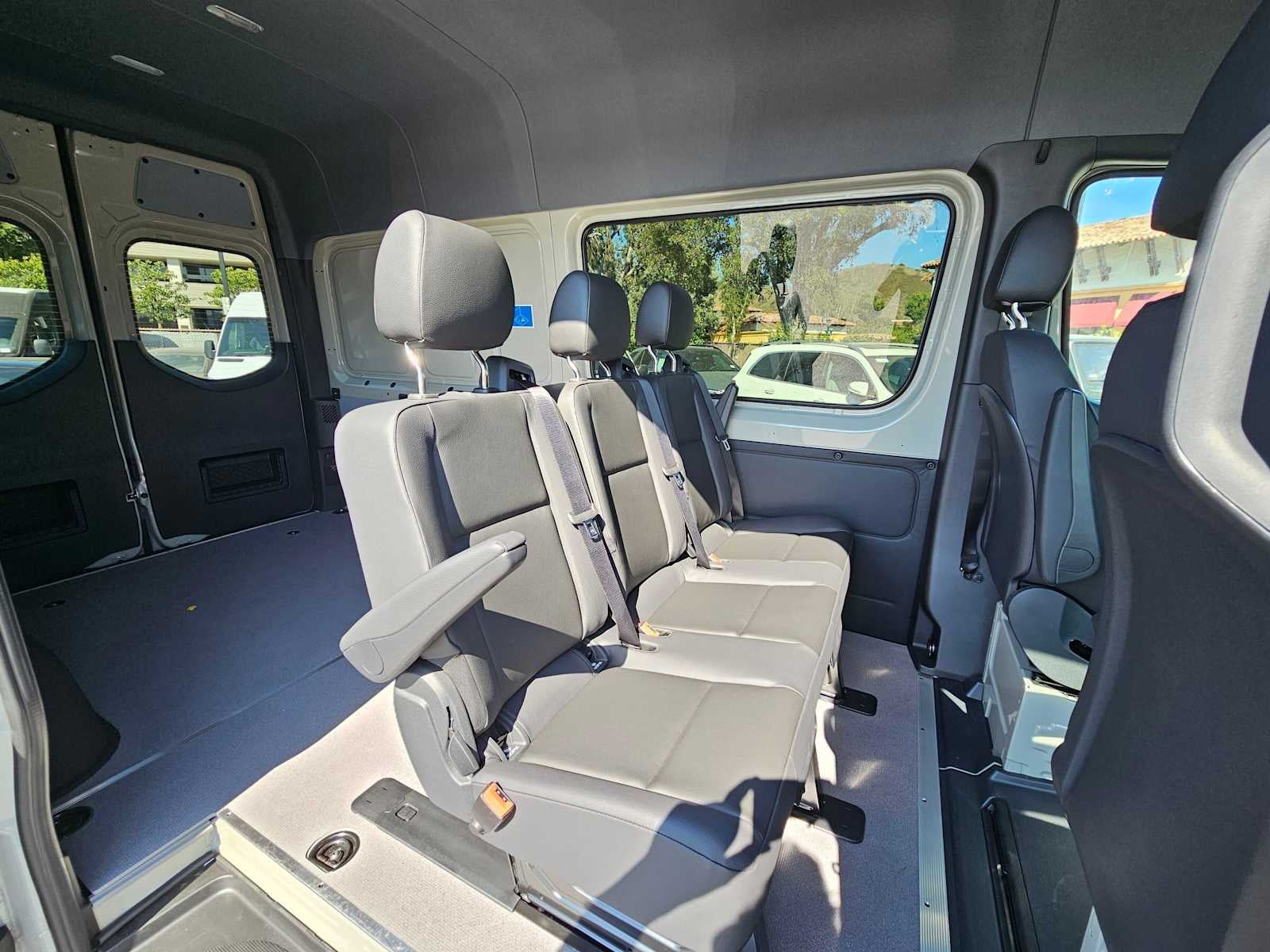 2026 Mercedes-Benz Sprinter Crew 2500 Standard Roof I4 Diesel HO 144 RWD