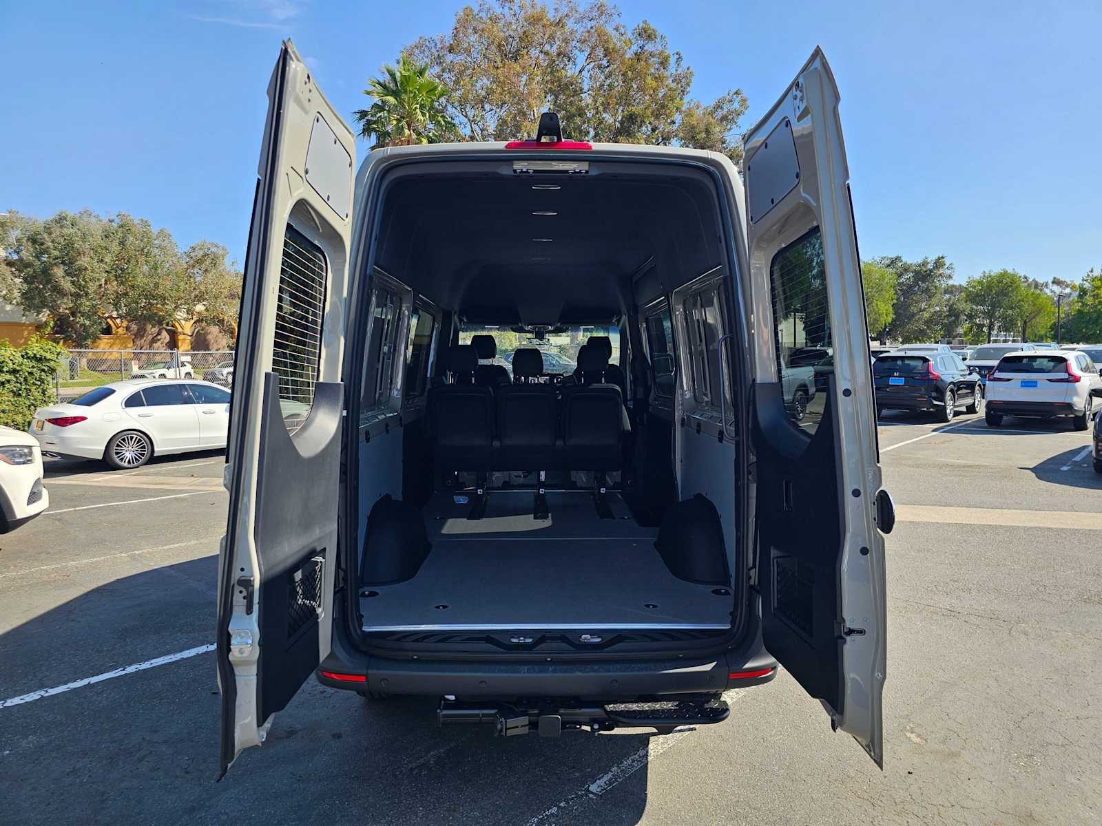 2026 Mercedes-Benz Sprinter Crew 2500 Standard Roof I4 Diesel HO 144 RWD