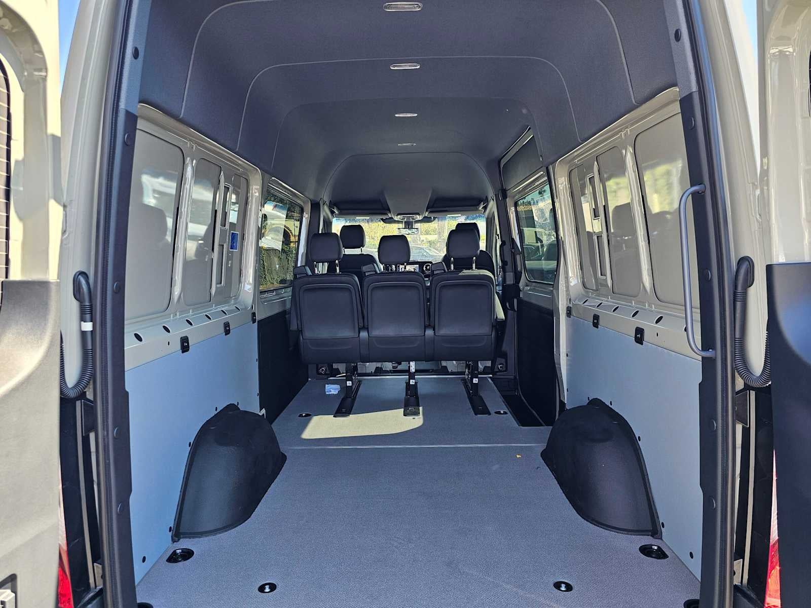 2026 Mercedes-Benz Sprinter Crew 2500 Standard Roof I4 Diesel HO 144 RWD