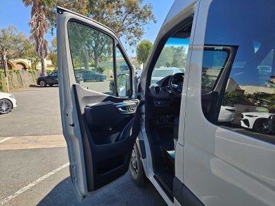 2026 Mercedes-Benz Sprinter Crew 2500 Standard Roof I4 Diesel HO 144 RWD