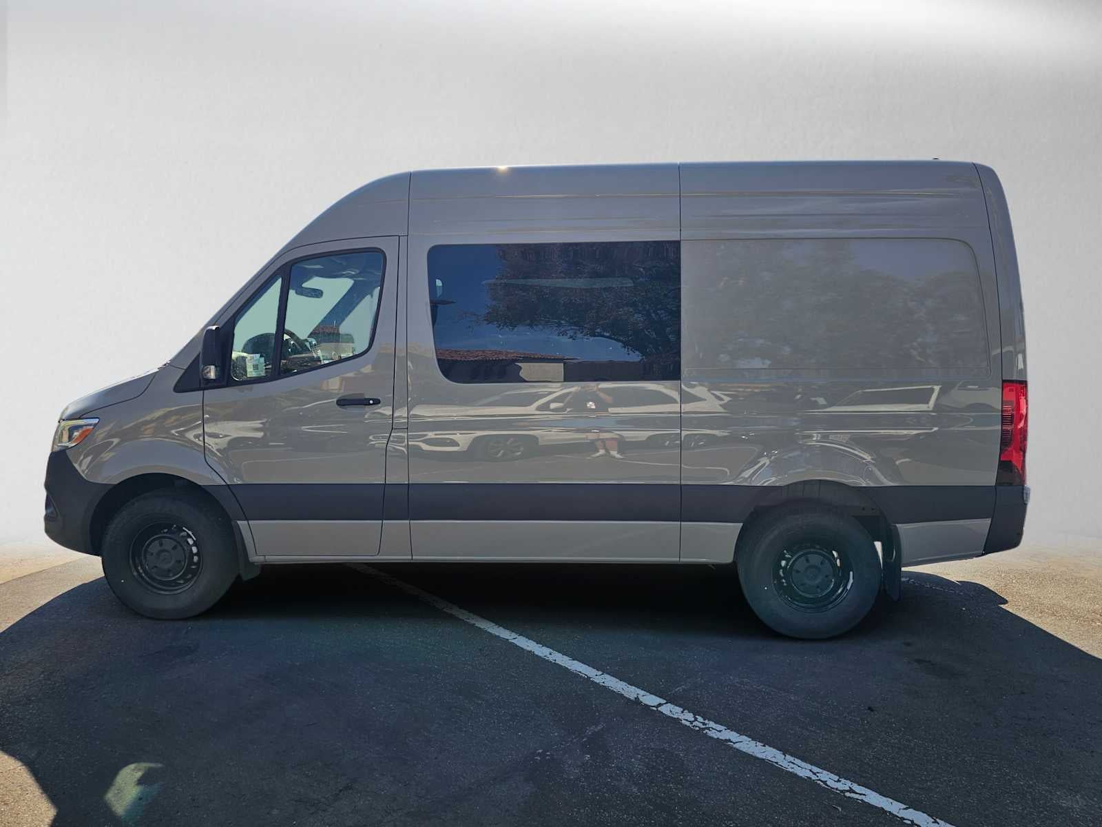 2026 Mercedes-Benz Sprinter Crew 2500 Standard Roof I4 Diesel HO 144 RWD