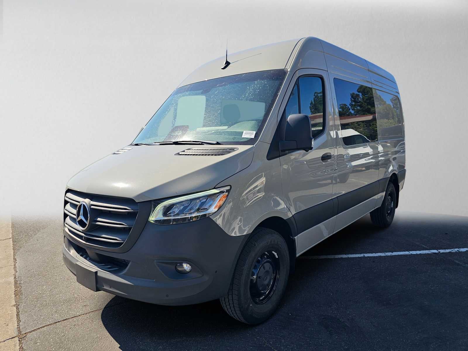 2026 Mercedes-Benz Sprinter Crew 2500 Standard Roof I4 Diesel HO 144 RWD