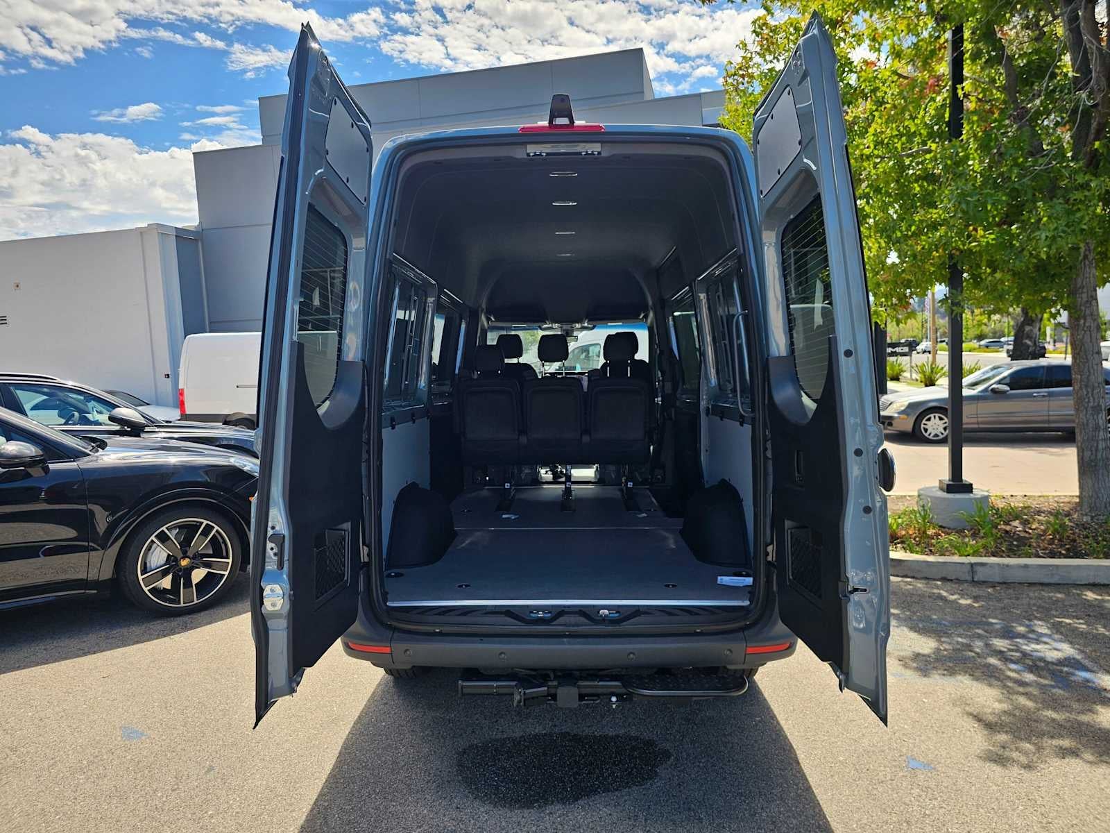 2026 Mercedes-Benz Sprinter Crew 2500 Standard Roof I4 Diesel HO 144 RWD