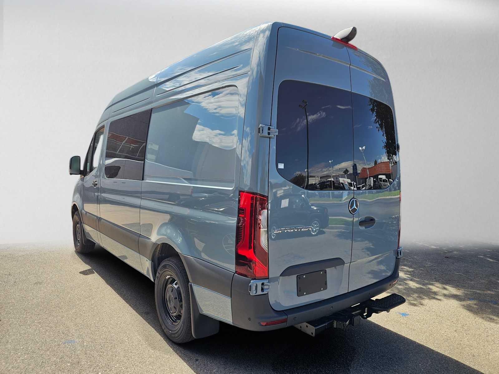 2026 Mercedes-Benz Sprinter Crew 2500 Standard Roof I4 Diesel HO 144 RWD