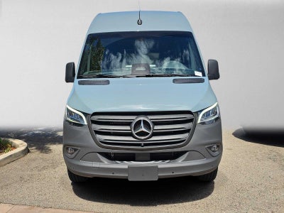 2026 Mercedes-Benz Sprinter Crew 2500 Standard Roof I4 Diesel HO 144 RWD