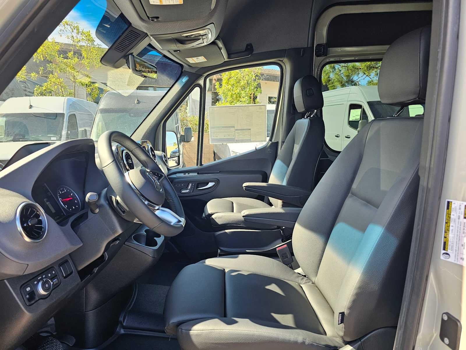 2025 Mercedes-Benz Sprinter 2500 Standard Roof I4 Diesel HO 144" RWD