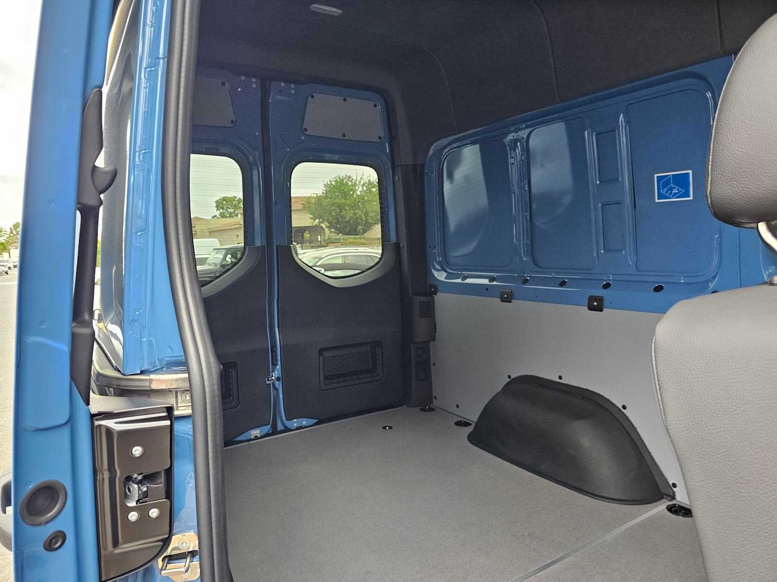 2026 Mercedes-Benz Sprinter 2500 Standard Roof I4 Diesel HO 144 RWD