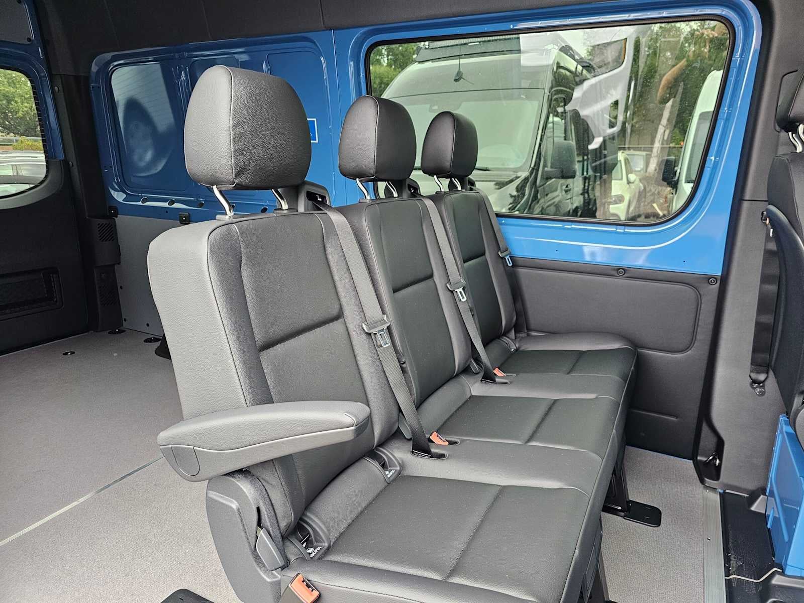 2026 Mercedes-Benz Sprinter 2500 Standard Roof I4 Diesel HO 144 RWD