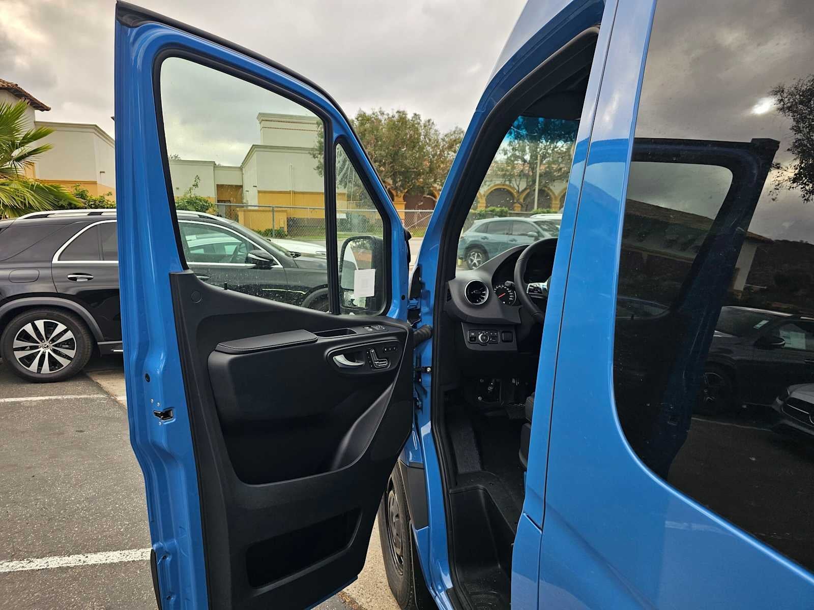 2026 Mercedes-Benz Sprinter 2500 Standard Roof I4 Diesel HO 144 RWD
