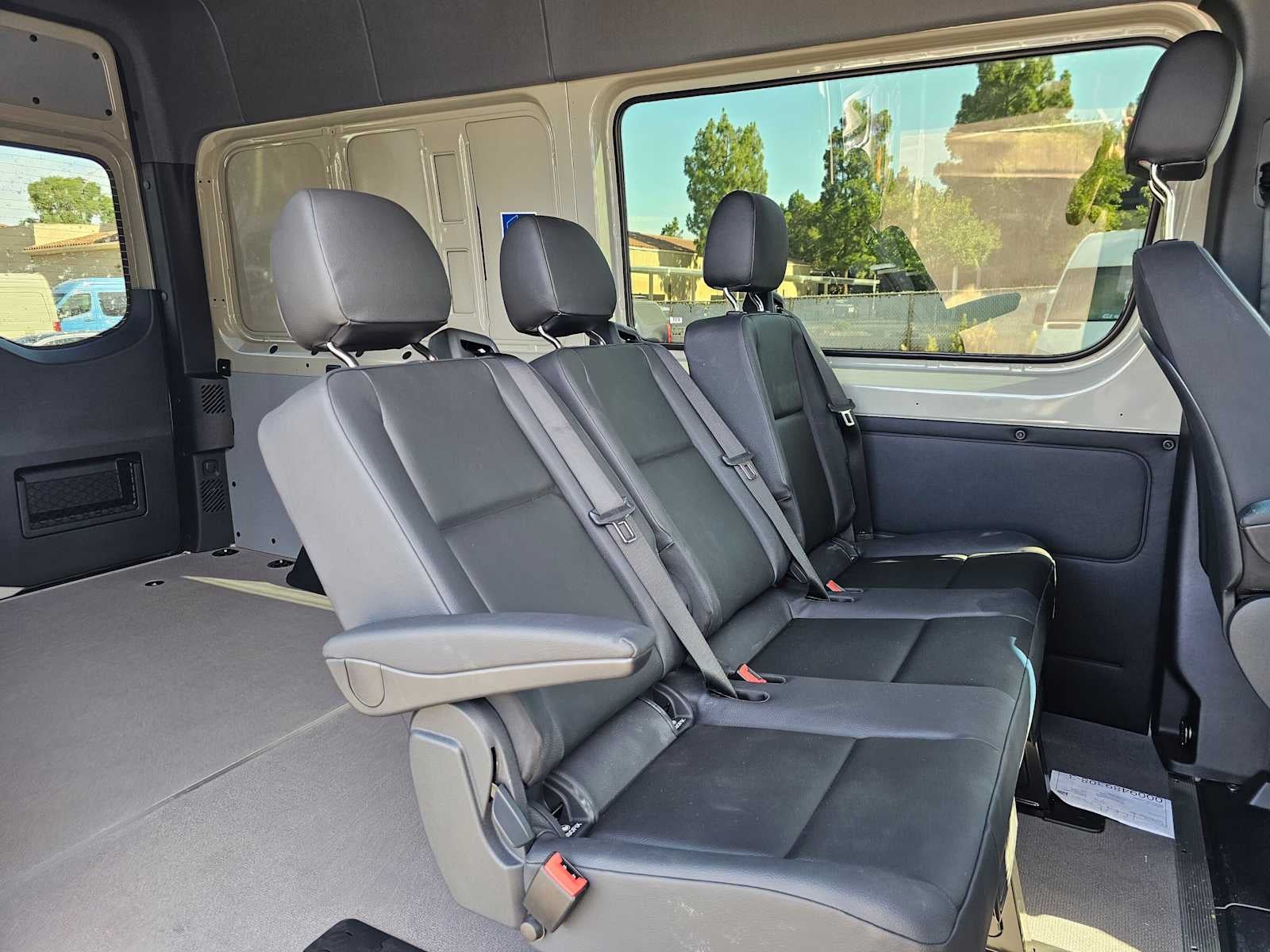2026 Mercedes-Benz Sprinter Crew 2500 Standard Roof I4 Diesel HO 144 AWD
