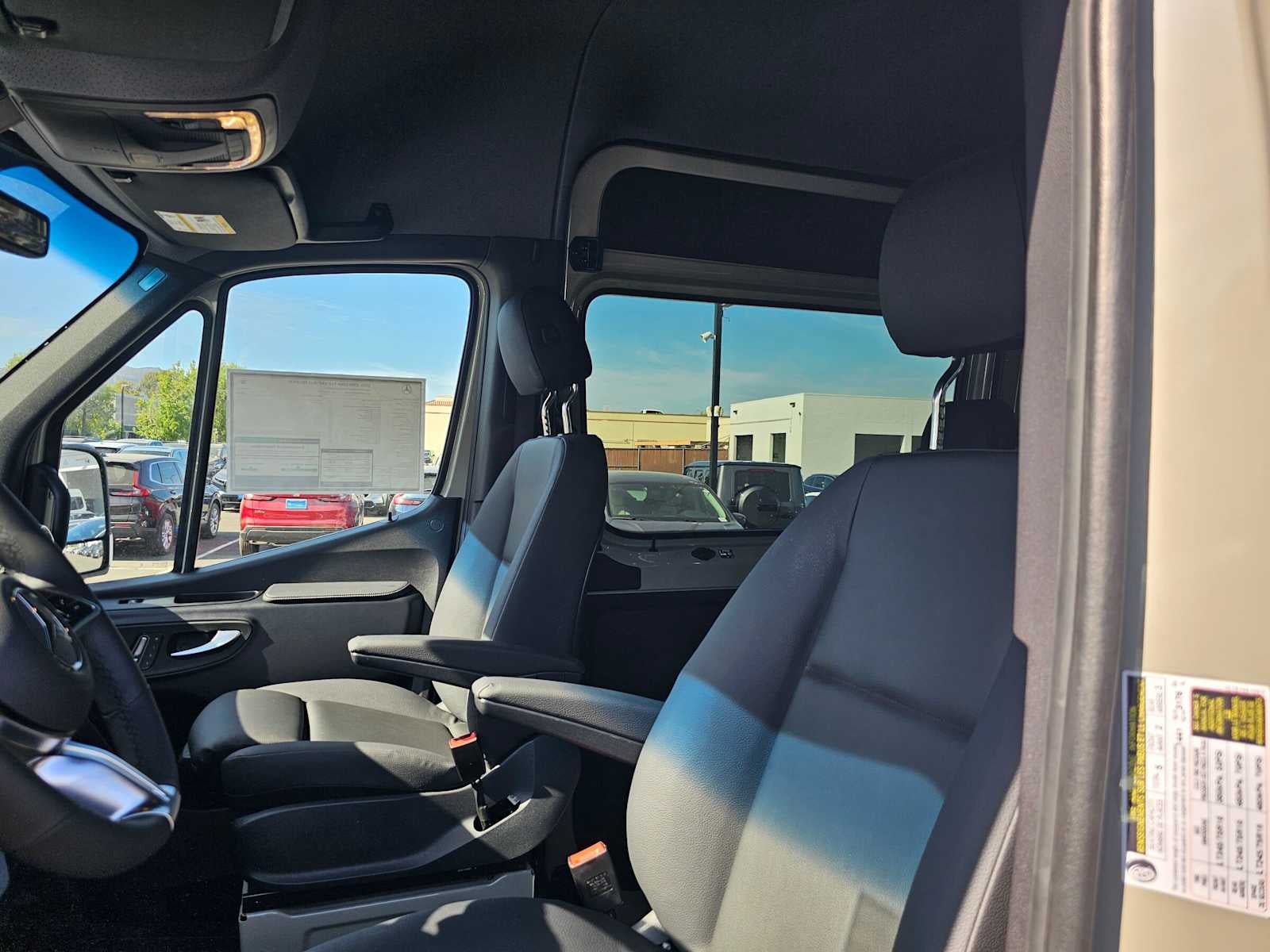 2026 Mercedes-Benz Sprinter Crew 2500 Standard Roof I4 Diesel HO 144 AWD