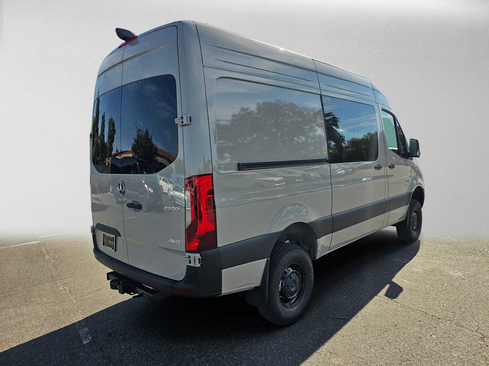 2026 Mercedes-Benz Sprinter Crew 2500 Standard Roof I4 Diesel HO 144 AWD