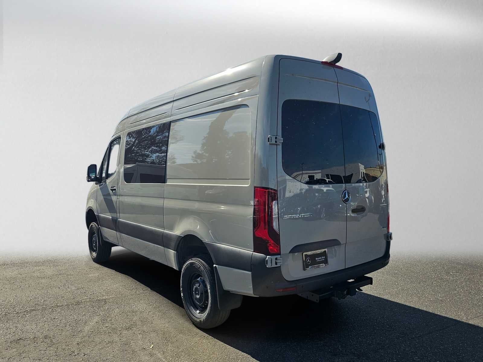 2026 Mercedes-Benz Sprinter Crew 2500 Standard Roof I4 Diesel HO 144 AWD