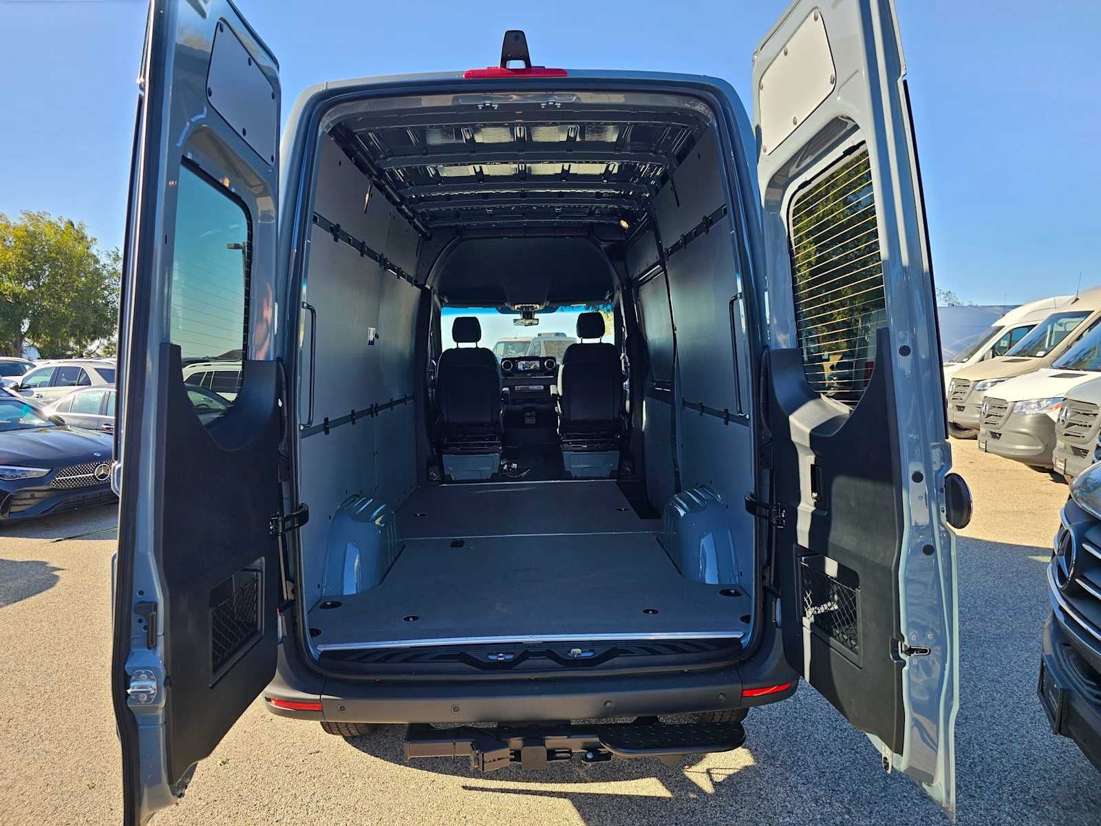 2026 Mercedes-Benz Sprinter Cargo 2500 Standard Roof I4 Diesel HO 144 AWD