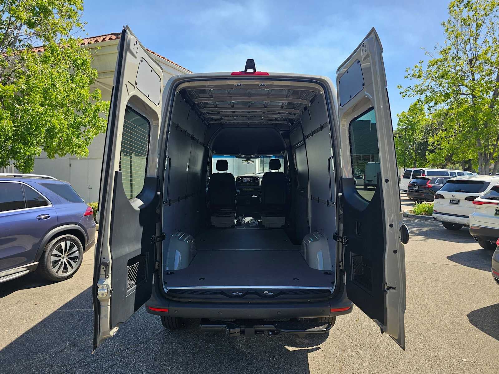 2026 Mercedes-Benz Sprinter 2500 Standard Roof I4 Diesel HO 144 AWD
