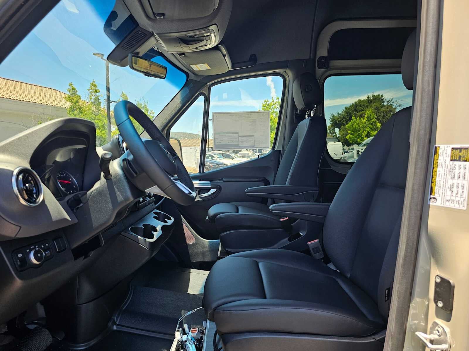 2026 Mercedes-Benz Sprinter 2500 Standard Roof I4 Diesel HO 144 AWD