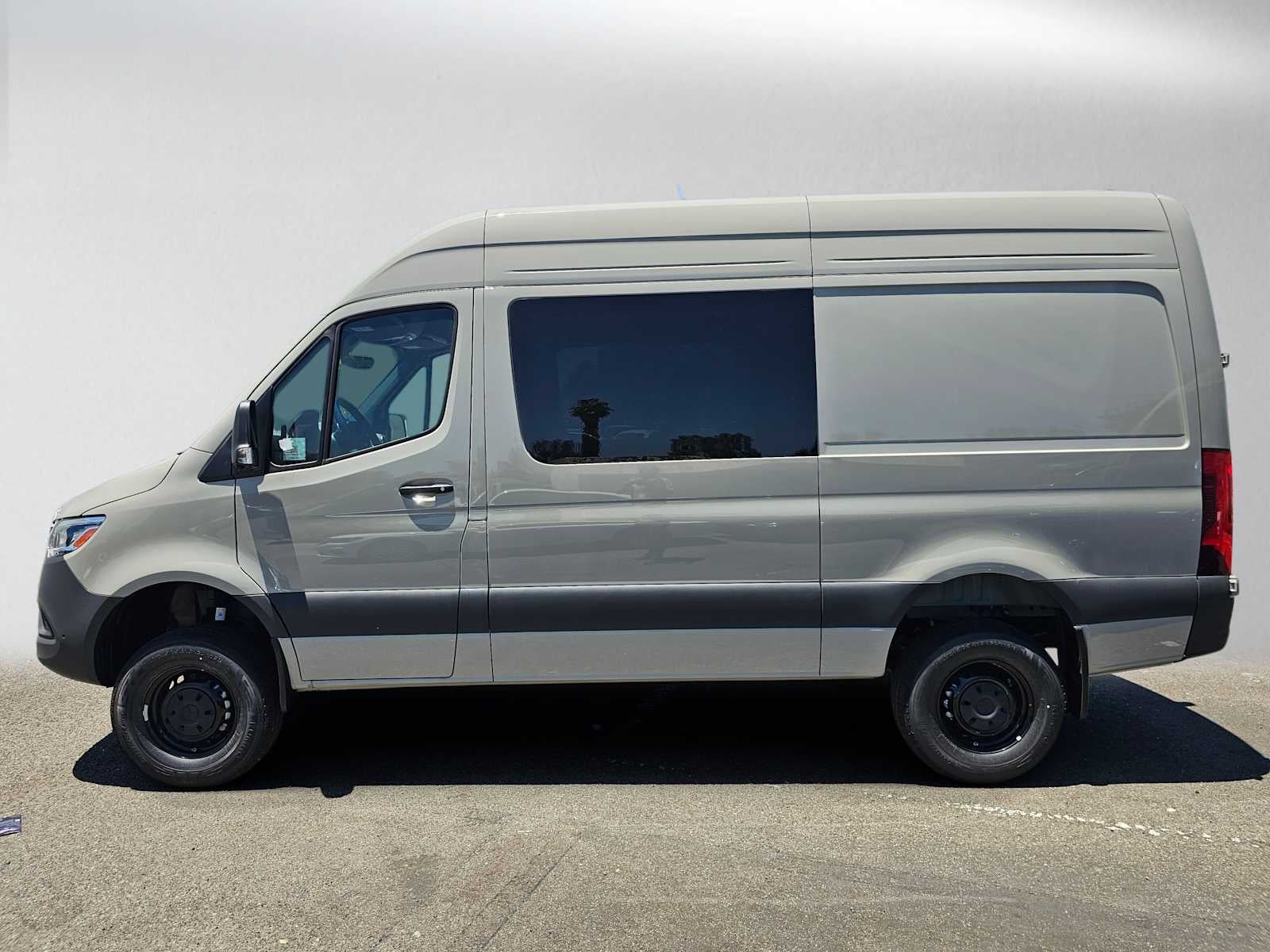 2026 Mercedes-Benz Sprinter 2500 Standard Roof I4 Diesel HO 144 AWD