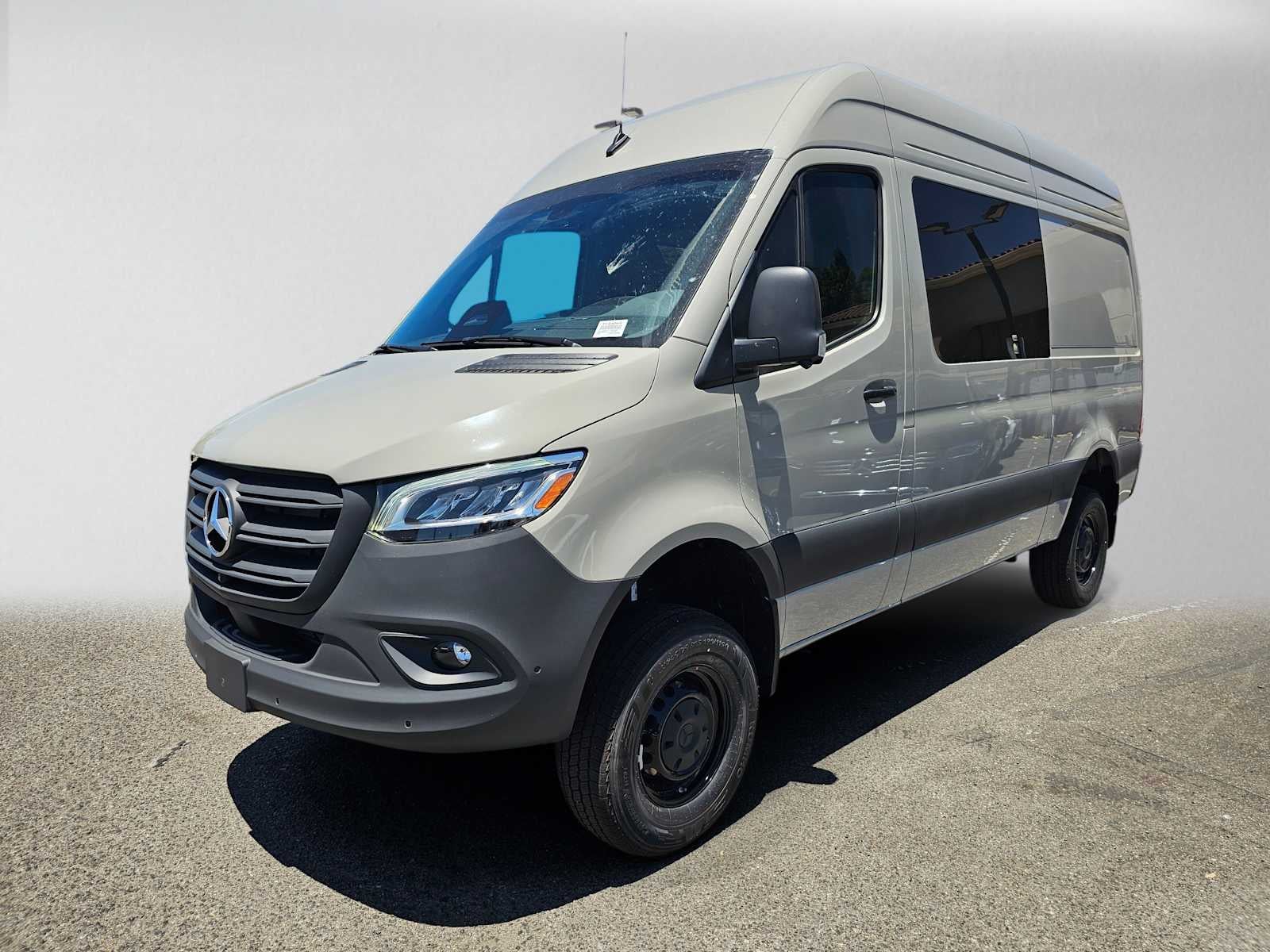 2026 Mercedes-Benz Sprinter 2500 Standard Roof I4 Diesel HO 144 AWD