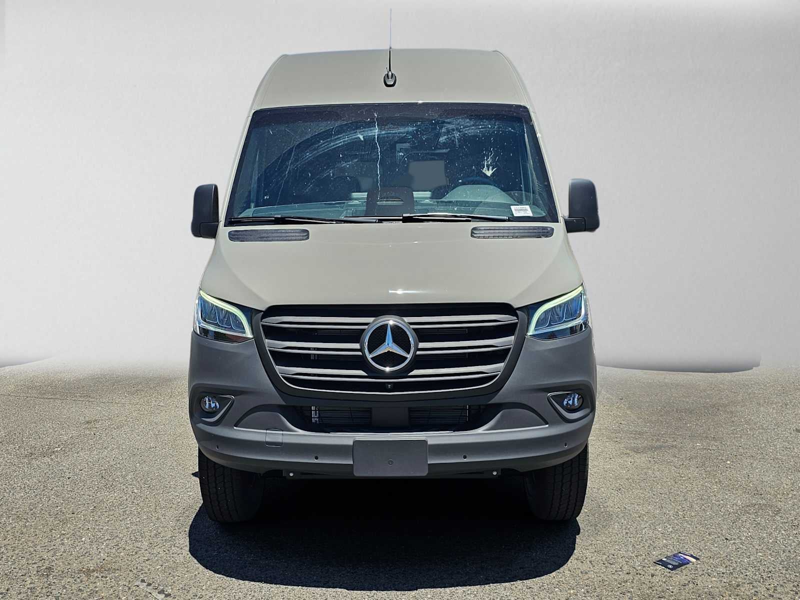 2026 Mercedes-Benz Sprinter 2500 Standard Roof I4 Diesel HO 144 AWD
