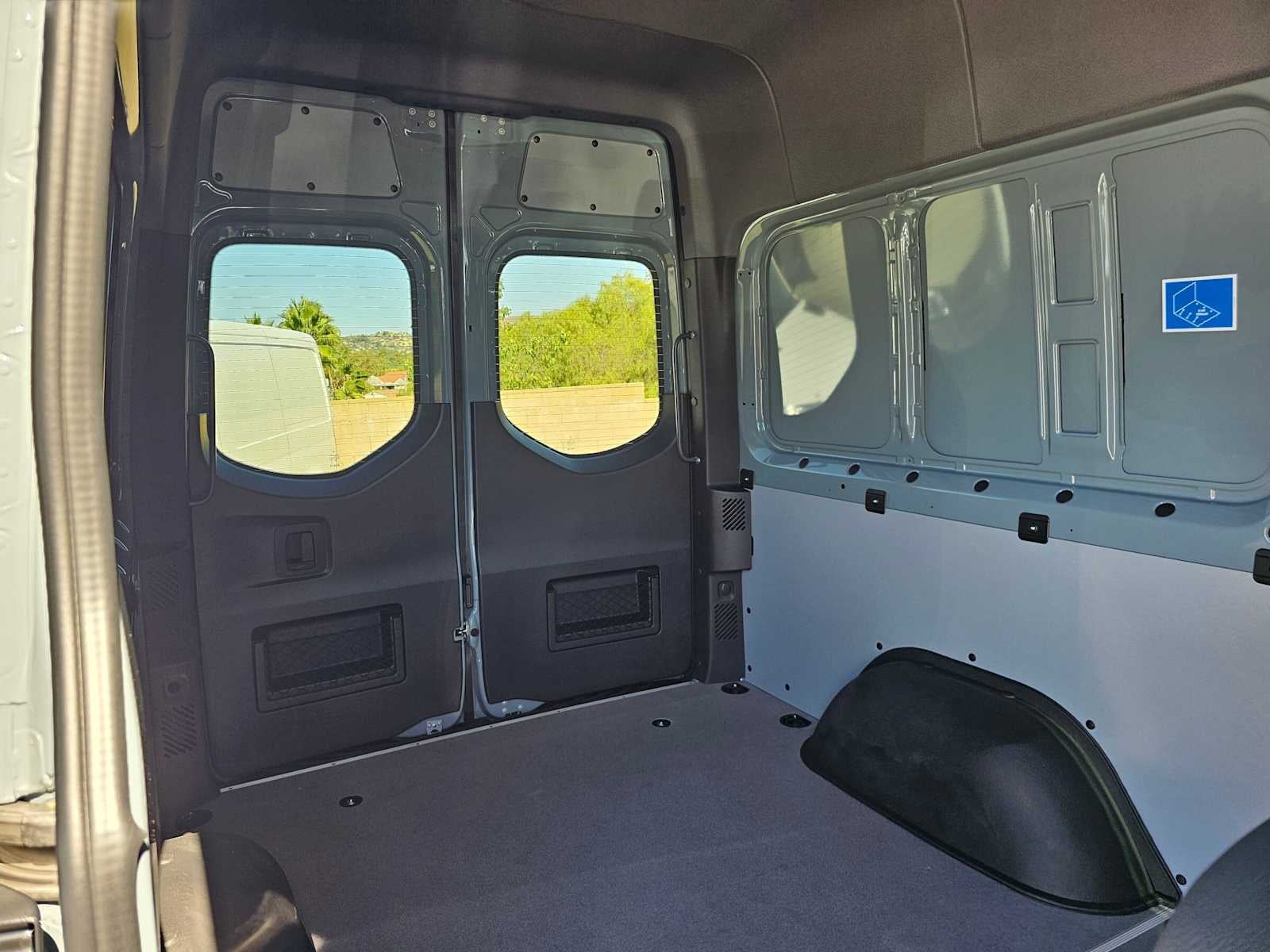 2026 Mercedes-Benz Sprinter Crew 2500 Standard Roof I4 Diesel HO 144 AWD