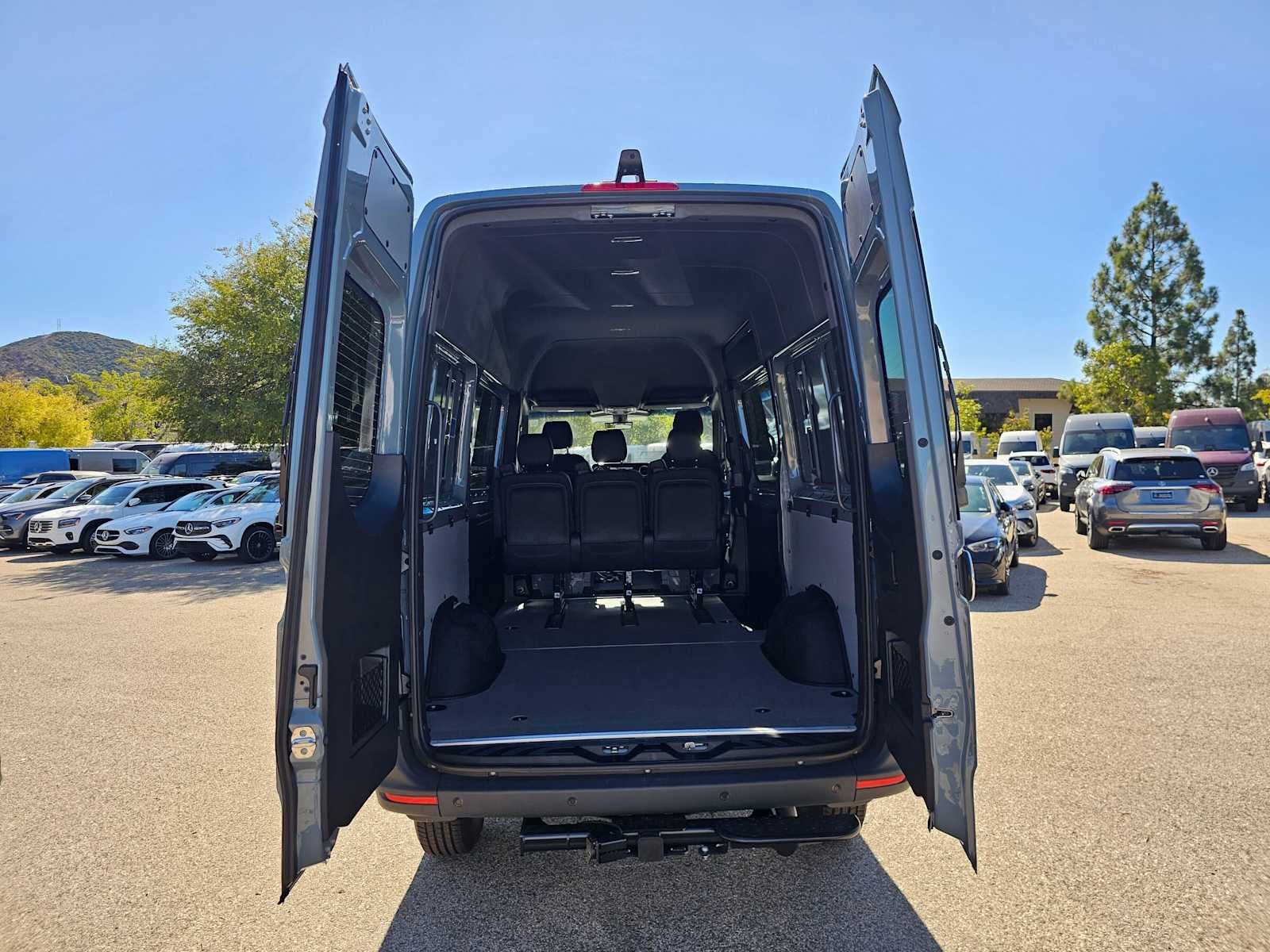 2026 Mercedes-Benz Sprinter Crew 2500 Standard Roof I4 Diesel HO 144 AWD