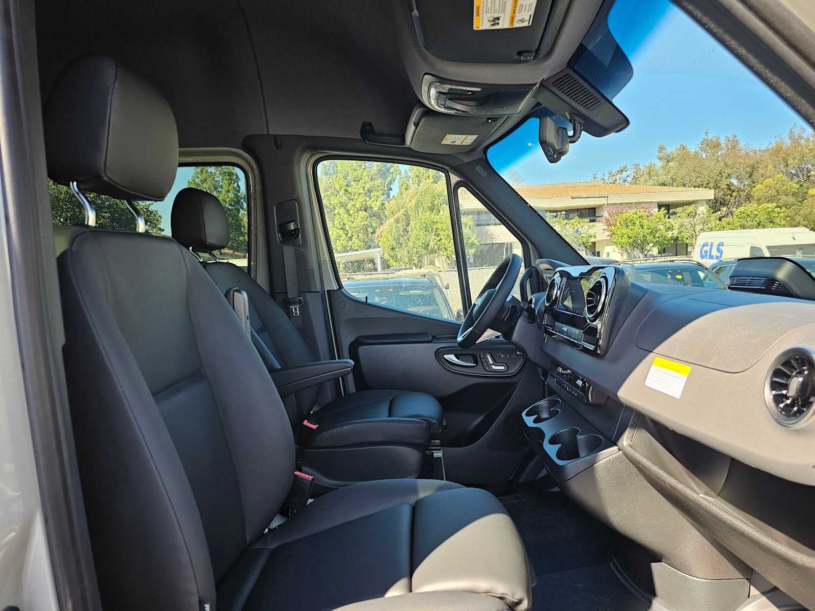 2026 Mercedes-Benz Sprinter 2500 Standard Roof I4 Diesel HO 144 AWD