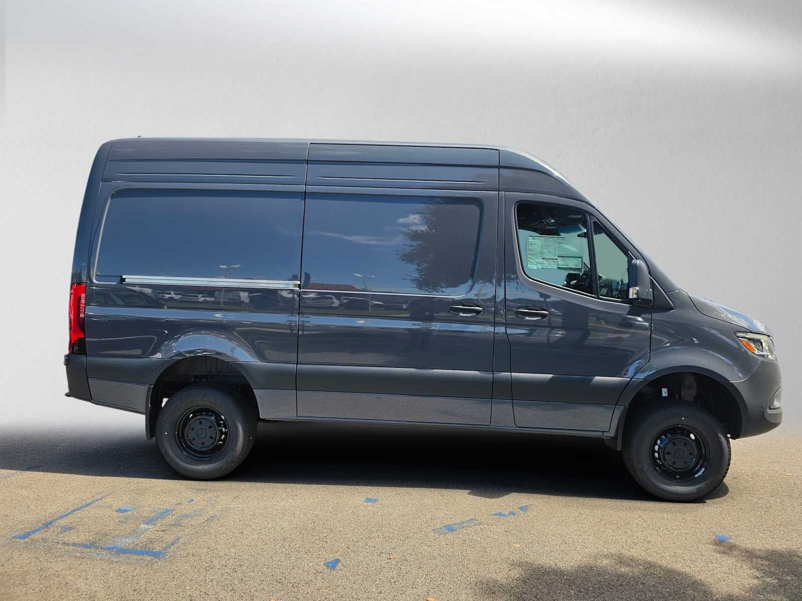 2026 Mercedes-Benz Sprinter Cargo 2500 Standard Roof I4 Diesel HO 144 AWD