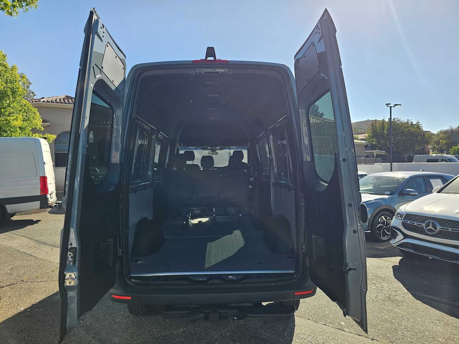 2026 Mercedes-Benz Sprinter 2500 Standard Roof I4 Diesel HO 144 AWD